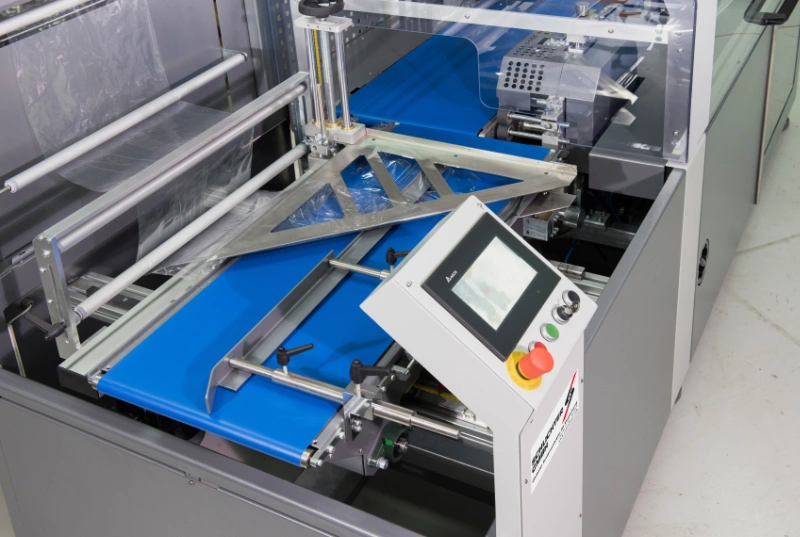 Seitenschweißmaschine Profi Packer® SCV Motion beim Verpacken